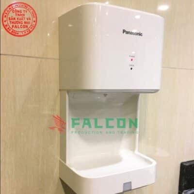 Máy sấy tay treo tường tiết kiệm diện tích không gian