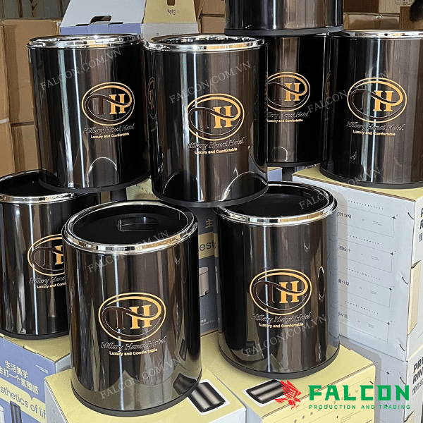 Thùng rác trong phòng khách sạn, Falcon in ấn logo nâng cao vẻ đẹp
