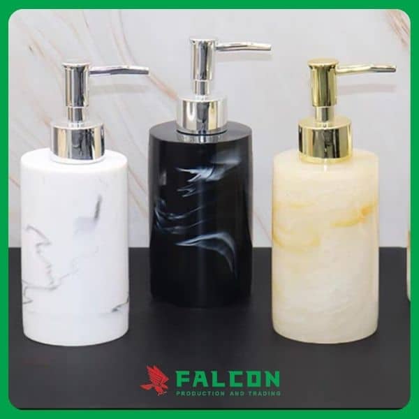 Bình đựng dung dịch dầu gội sữa tắm mang đến sự tiện lợi cho khách