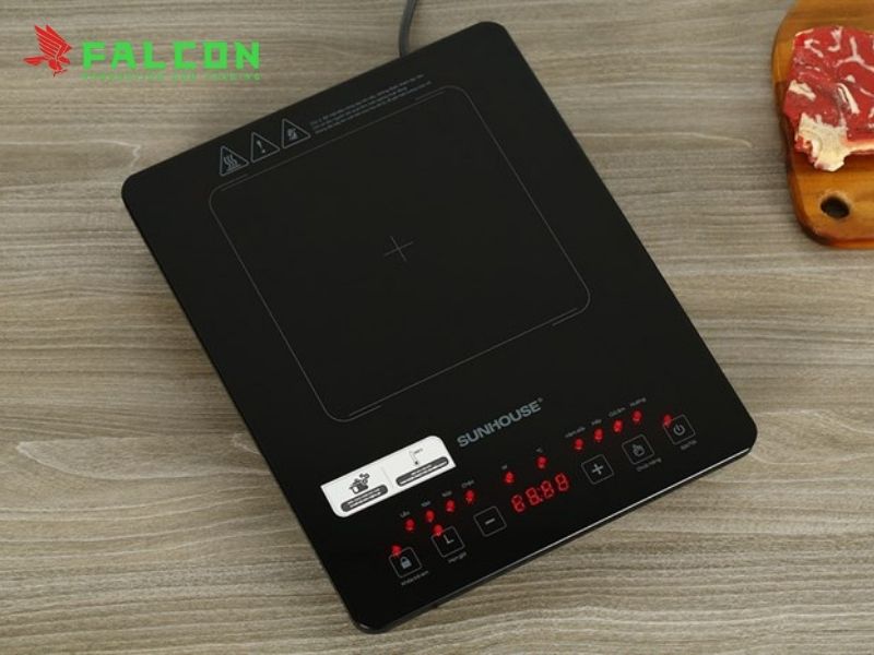 Bếp từ Sunhouse đơn giản, sang trọng, phù hợp cho tiệc buffet khách sạn