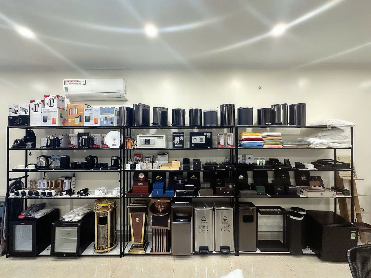 Showroom-van-phong-do-khach-san